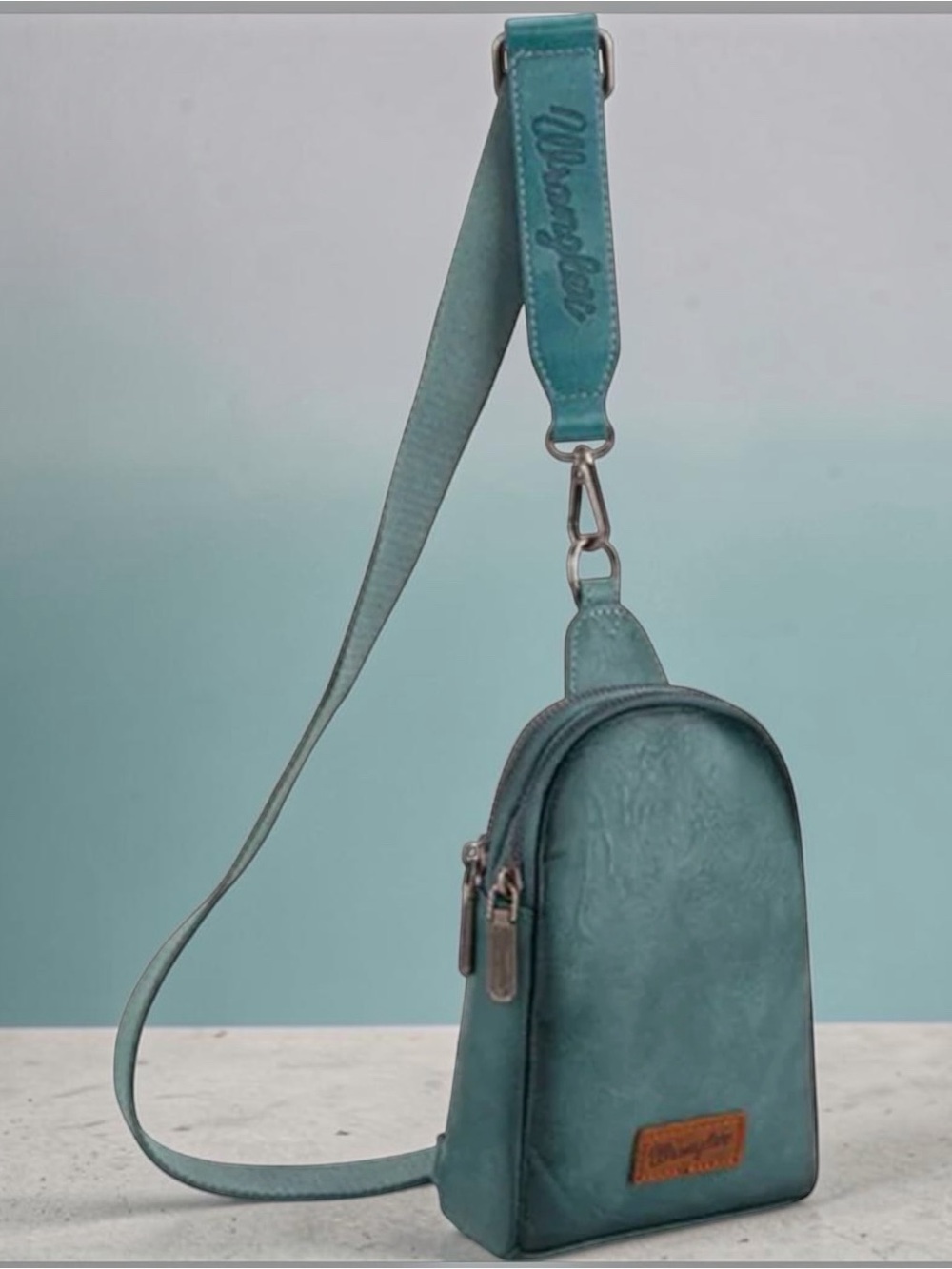 🌼NWT:WRANGLER ANTIQUE TURQUOISE CROSSBODY SLING BAG